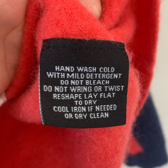 C By Bloomingdales Red/Blue Long Sleeve Cashmere Sweatshirt - Picture 4 of 5